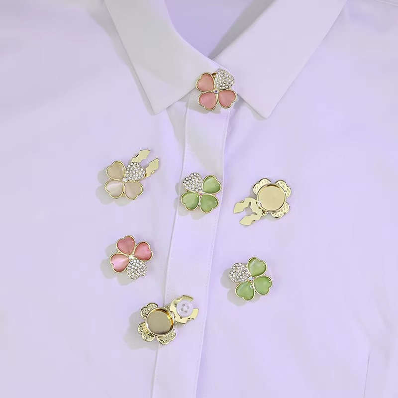 Clover Button